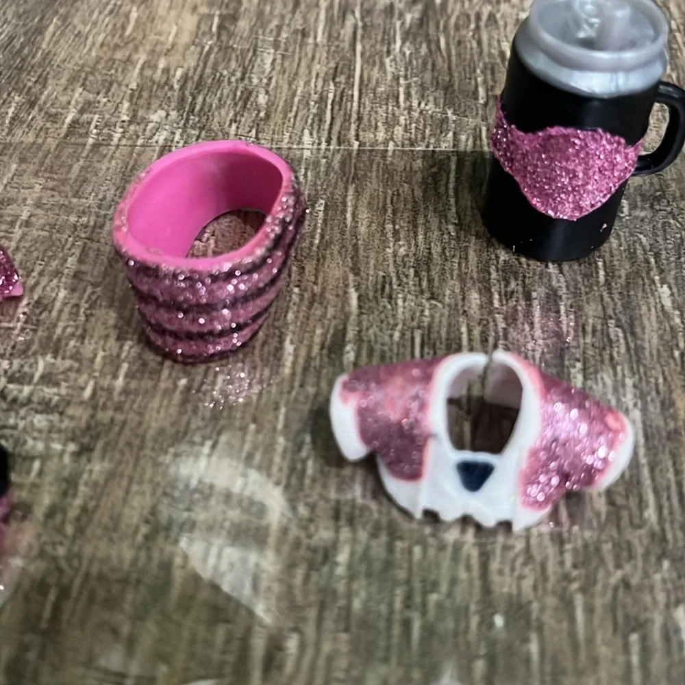 LOL Surprise PINK BABY Bling Holiday Glitter Series - accessories